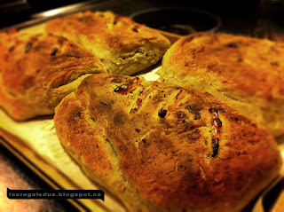 http://lesregalsdua.blogspot.ca/p/pain-aux-poivrons-et-epices-italiennes.html