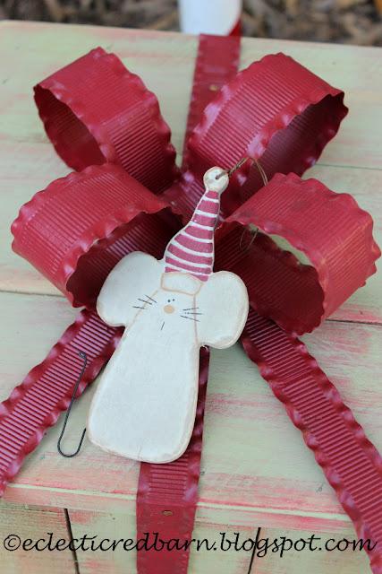 Eclectic Red Barn: Metal ribbon added to top and sides of box with wooden mouse