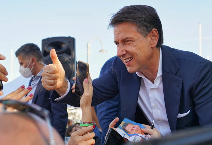 Giuseppe Conte è stato rieletto leader del M5s