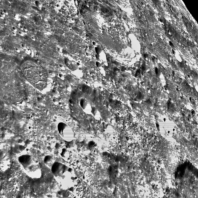Missão Artemis I: Orion registra crateras da Lua em detalhes