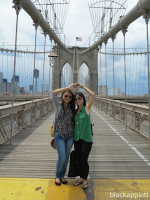 Brooklyn Bridge sisters NYC