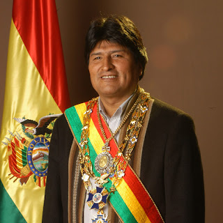 Morales acelera la refundación de Bolivia