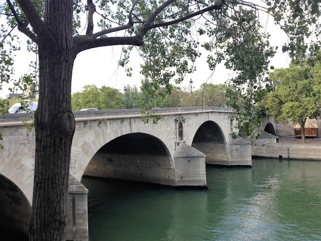 LE PONT MARIE