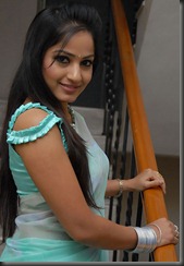 madhavi_latha_exclusive_pics