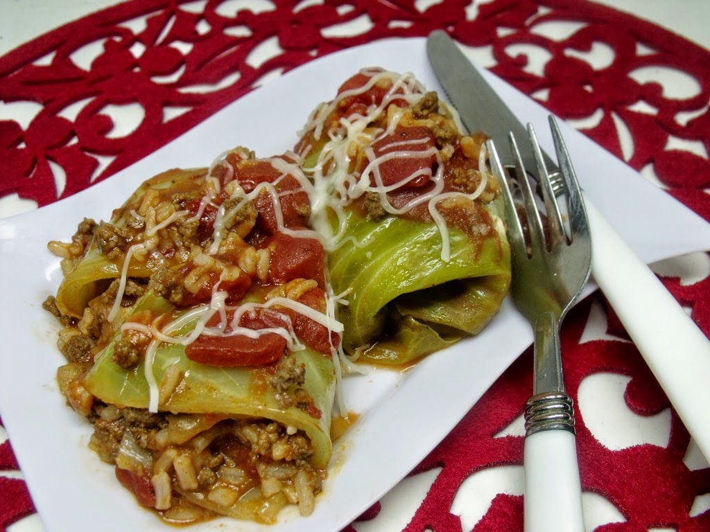 http://www.cindysrecipesandwritings.com/pigs-in-a-blanket-cabbage-rolls-sundaysupper/