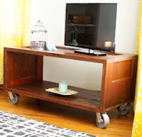 http://translate.googleusercontent.com/translate_c?depth=1&hl=es&rurl=translate.google.es&sl=en&tl=es&u=http://savedbylovecreations.com/2013/09/make-a-repurposed-door-tv-console.html&usg=ALkJrhh1KEFIN-IpRGBj-bLVbm5fC-iU1w