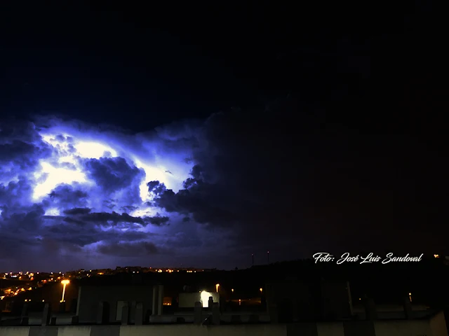 Aviones desviados por tormenta eléctrica, Gran Canaria