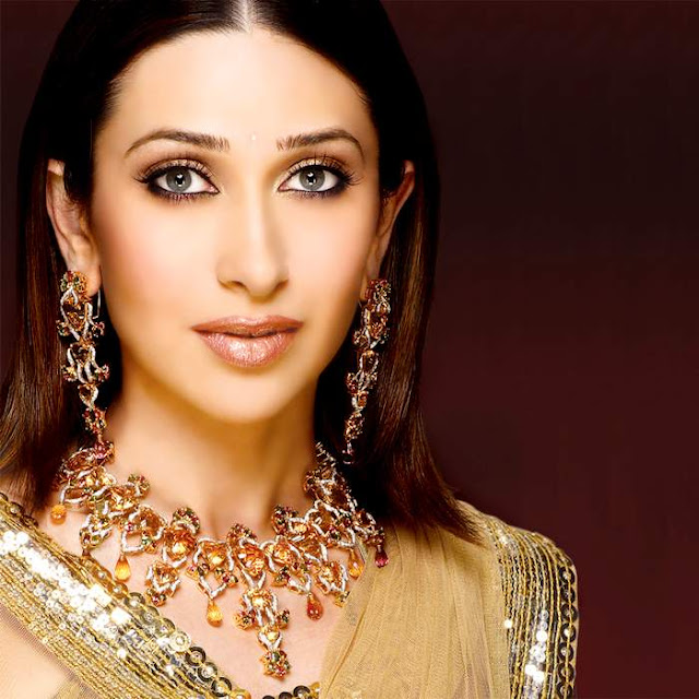 Karisma Kapoor HD Wallpaper Download