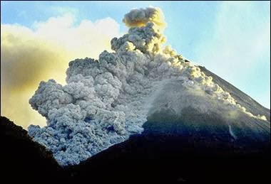 Gunung Kelud dan Bagaimana Umat islam Menyikapinya