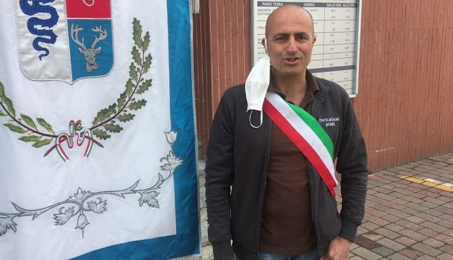 Italian mayor Gianluca Bacchetta rebels against Giuseppe Conte's decisions: 600 km on foot to Rome