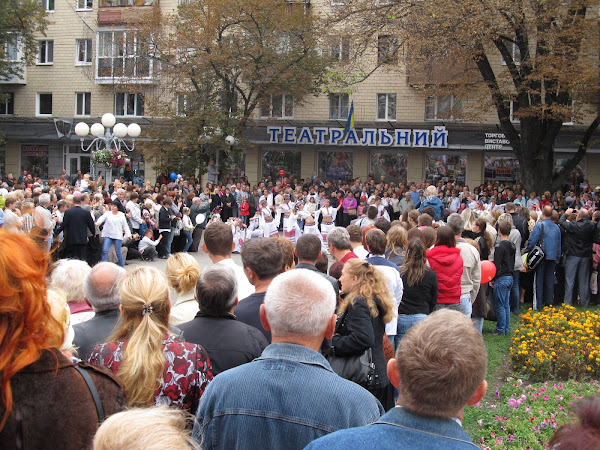 Парад Полтава вишивана