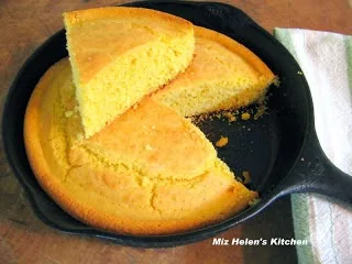 Corn Bread at Miz Helen's Country Cottage