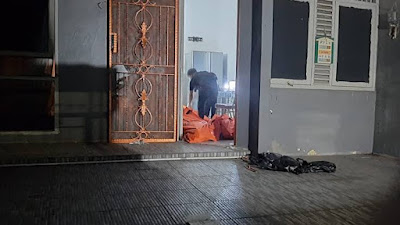 Hilangkan Bau Busuk, Polisi Taburi Kopi di Rumah Keluarga yang Tewas di Kalideres