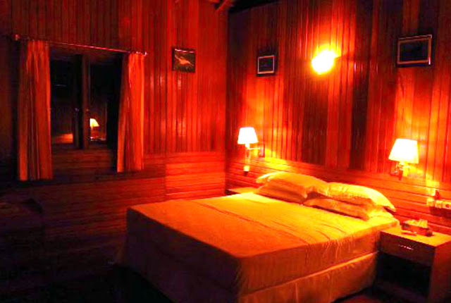 Kamar Water Villa di Maratua Paradise Resort