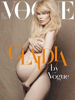 Preganant Claudia Schiffer Pose Nude for Vogue