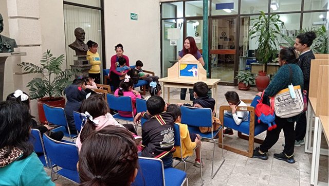 Niñas y niños de Kanasín conocen la Biblioteca Central de la UADY