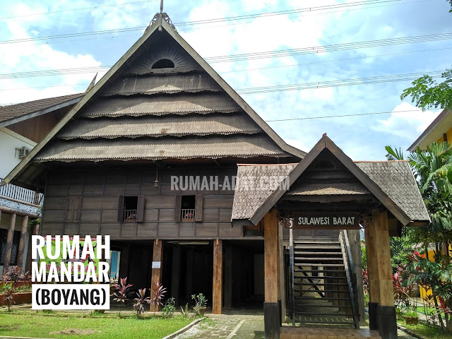 Gambar Rumah  Adat  Pakaian  Tarian Tradisional Senjata 