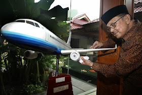 R80, 'Bayi Bungsu' B.J. Habibie