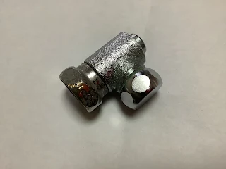 ウォシュレット連結ホースの金具の穴をふさぐ