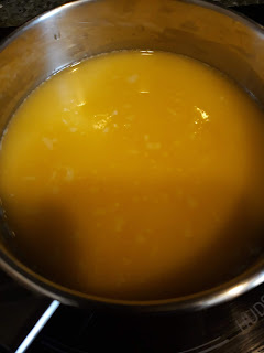 Beurre mis à fondre dans une casserole