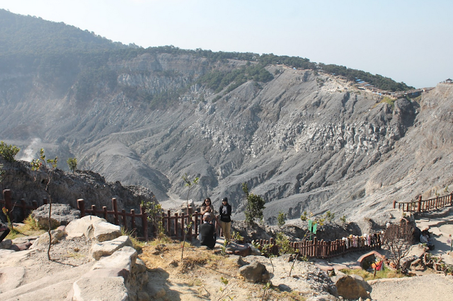 Perjalanan wisata tangkuban perahu