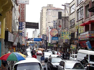 Rua Santa Ifigênia de Dia