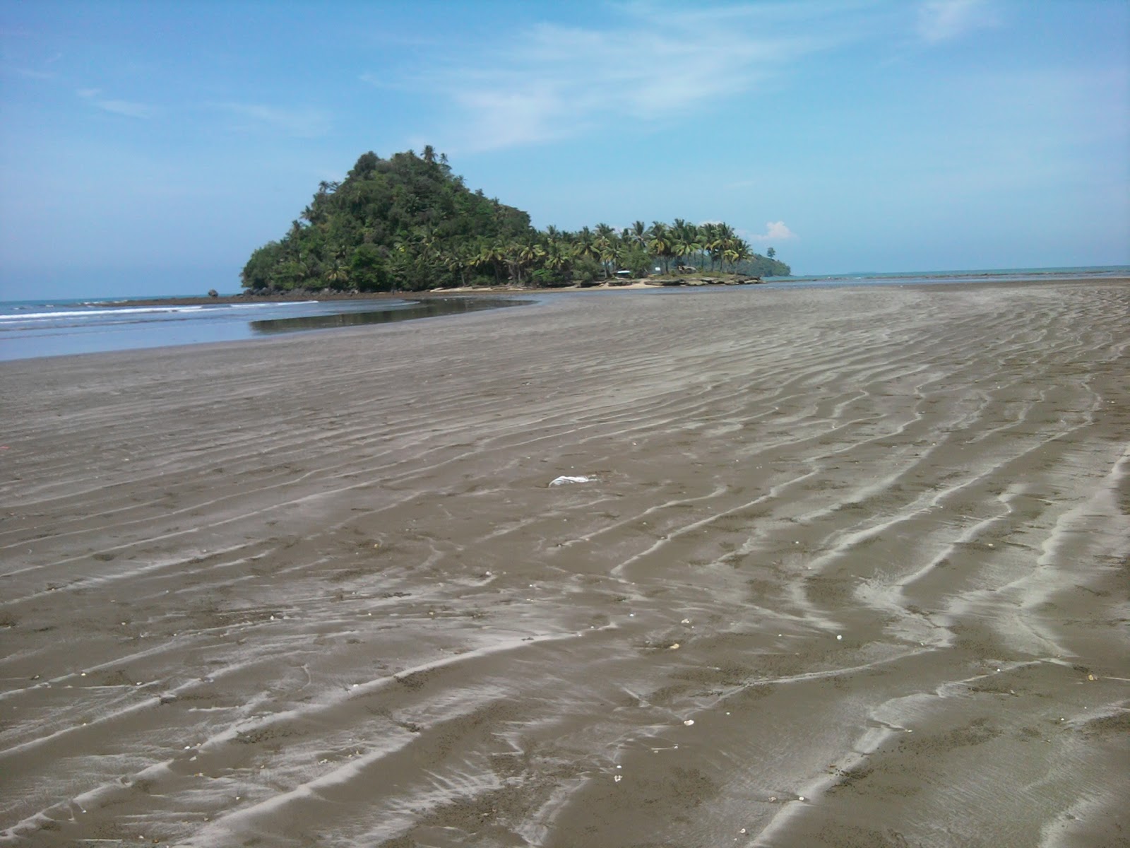 Download this Wisata Pantai Aie Manih Air Manis picture