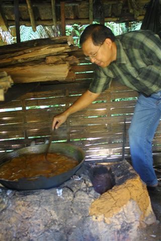 Arenga dan Perajin Palm Sugar