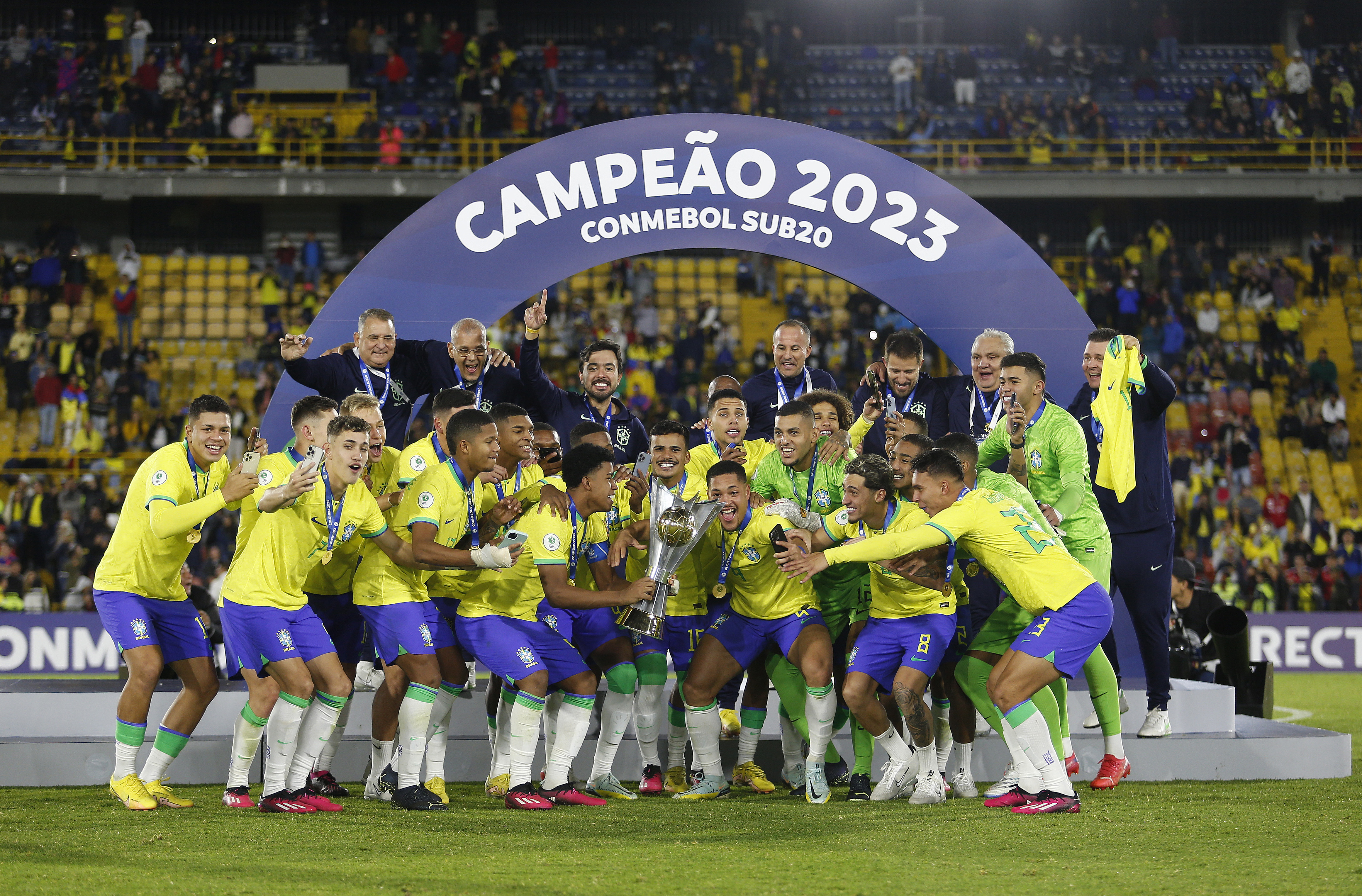 Atual campeão sul-americano, Praia Clube estreia no Mundial de