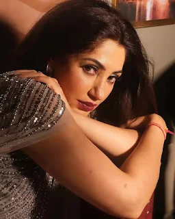 Reyhna Malhotra is a Indian actress and model who has worked in various Hindi, Urdu and Telugu films, TV shows and Web Series.  Full name: Reyhna Malhotra.