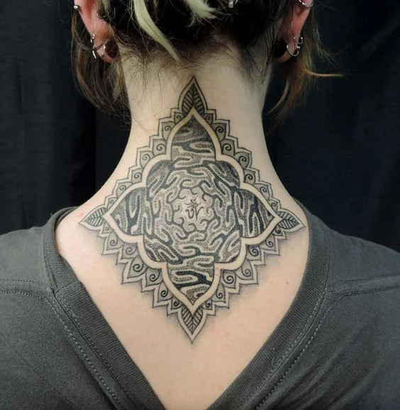 foto tatuajes mandalas para mujeres