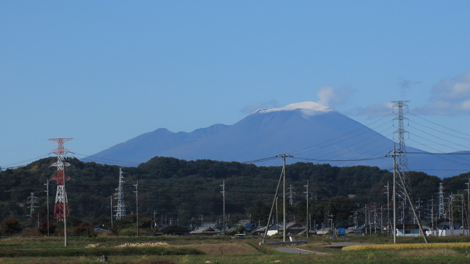 冠雪の浅間山 11.02／霜降 上州藤岡矢場