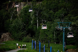 1 dead, 1 in critical condition after gondola struck at Quebec’s Mont-Tremblant resort
