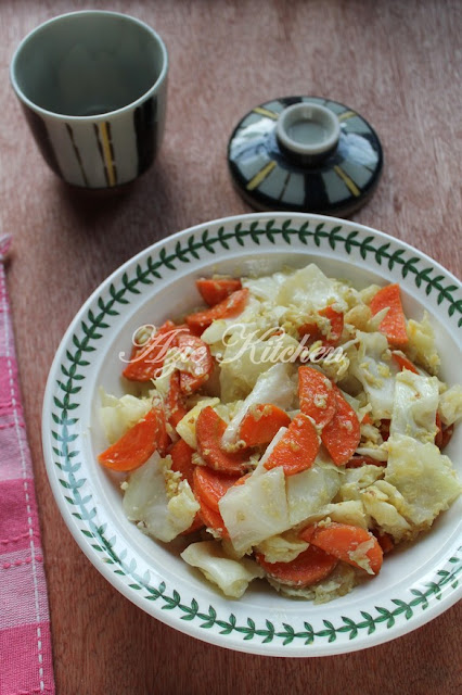 Sayur Kubis Goreng Dengan Telur - Azie Kitchen