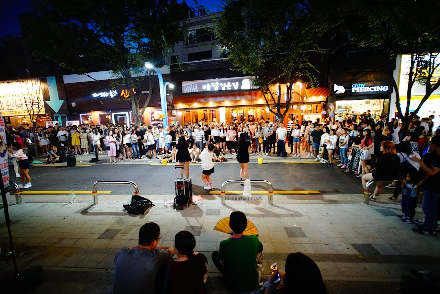 Hipster Hongdae pedestrian street, Seoul