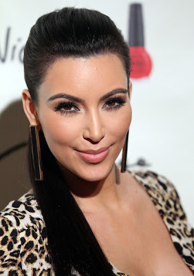 Kim Kardashian Nude Lipstick 2 - Kardashian Style