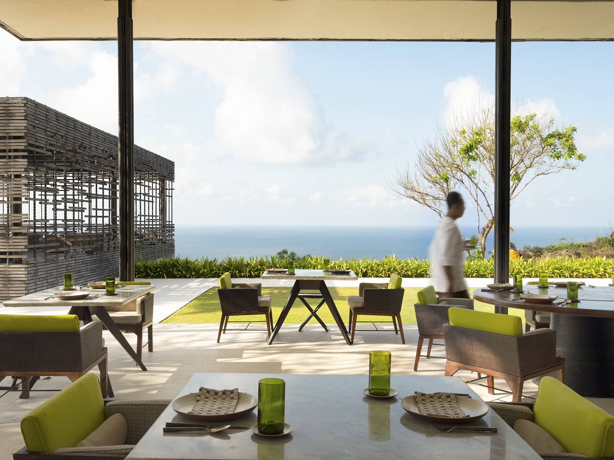 ALILA VILLAS ULUWATU COOKS UP NEW GOURMET EXPERIENCE OVER THE OCEAN AND AT HOME