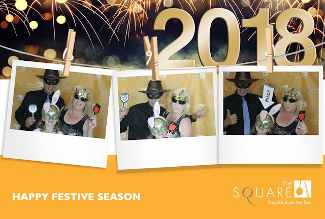 EVENT THE SQUARE - HAPPY FESTIVE SEASON AT Novotel Saigon Centre Hotel PHOTOBOOTH-FOTOMOTO 3 SHOT