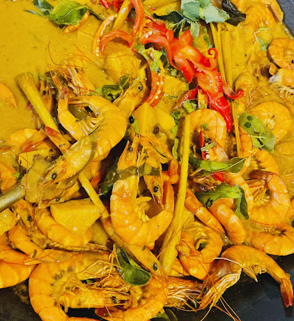 Udang Masak Lemak Nenas - Sajian Tradisi Ramadan Iftar Buffet dekat Renaissance Hotel Johor Bahru