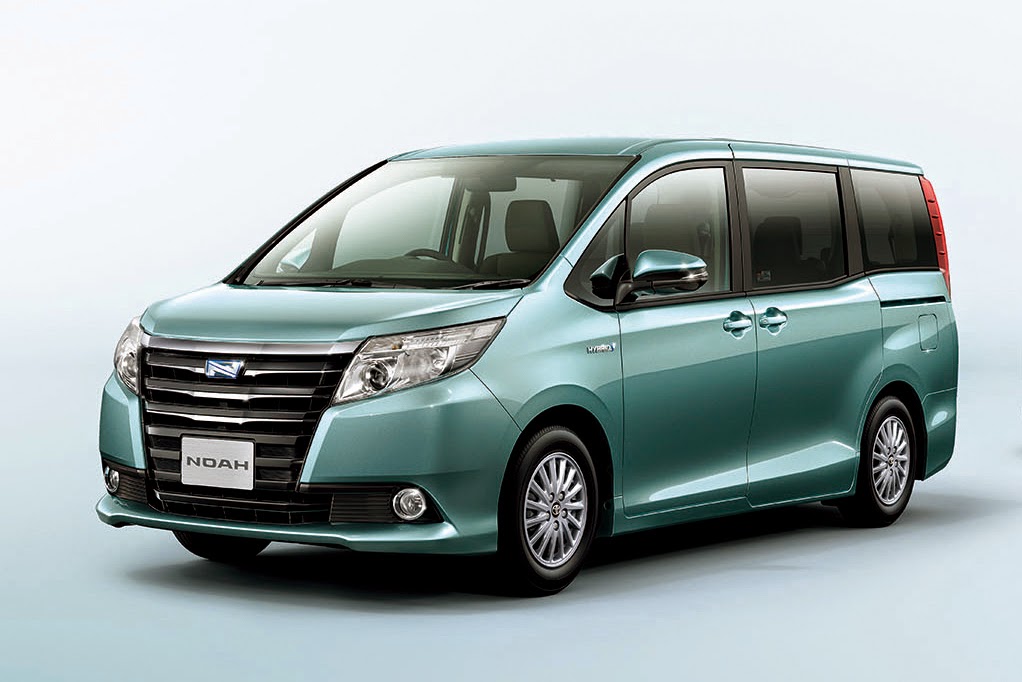 2016 Toyota Voxy or Toyota Noah