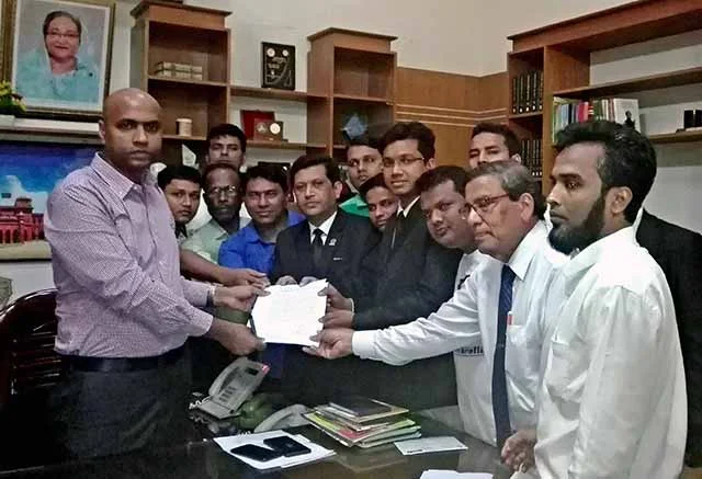 minister to stop the transport anarchy in Banshkhali বাঁশখালীতে পরিবহন নৈরাজ্য বন্ধে মন্ত্রীকে স্মারকলিপি প্রদান