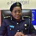 ASKARI WA UHAMIAJI WALIOMTESA ALEX WAKIDAI NI TAPELI WASIMAMISHWA KAZI..TAZAMA HAPA ALIVYOTESWA