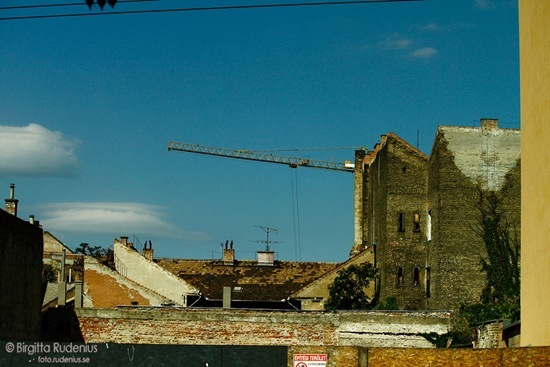 sky_20110914_brickwalls