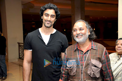 Kunal Kapoor and Sanjay Gupta at Gallerie Angel Arts exhibition image