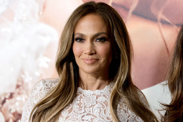 Jennifer Lopez Experiences Wardrobe Mishap During Filming