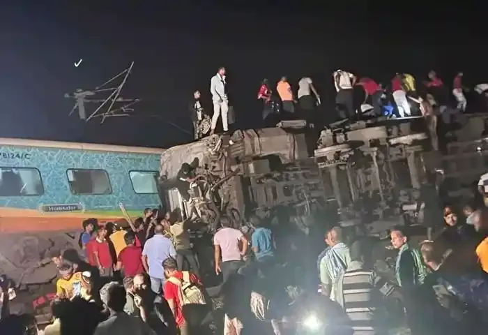 Coromandel Express, Goods train, Odisha, Train Accident, National News, Odisha News, Coromandel Express Accident, Coromandel Express collides with goods train in Odisha's Balasore, 200 injured.