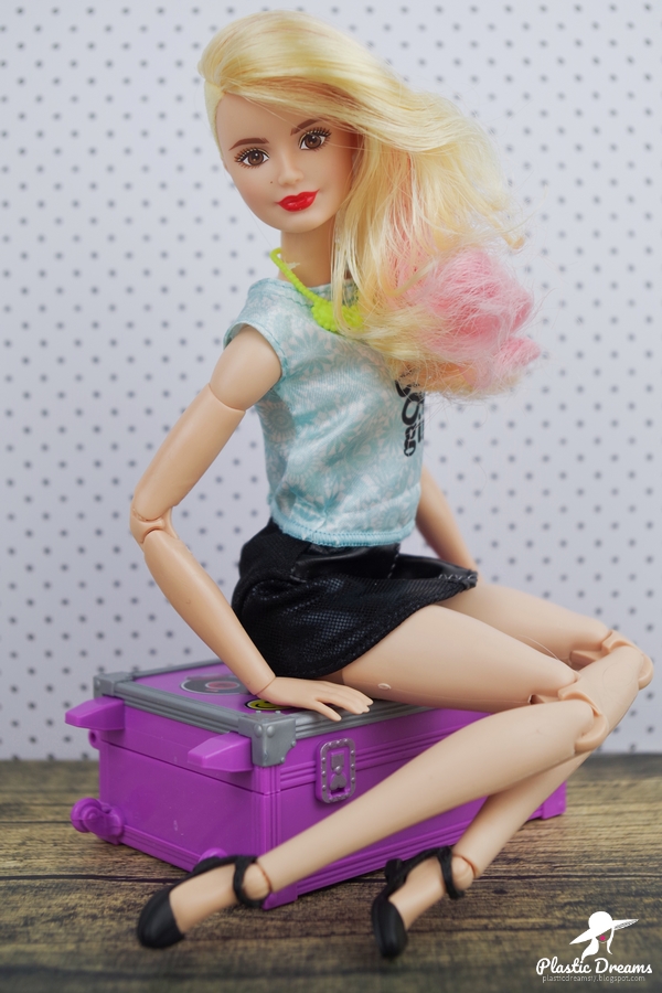 Fashionistas Barbie Doll