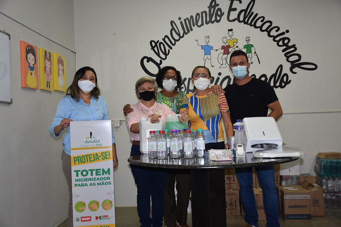  Governo De Mauriti Entrega EPIs E Chips Para Alunos Do Ensino Fundamental