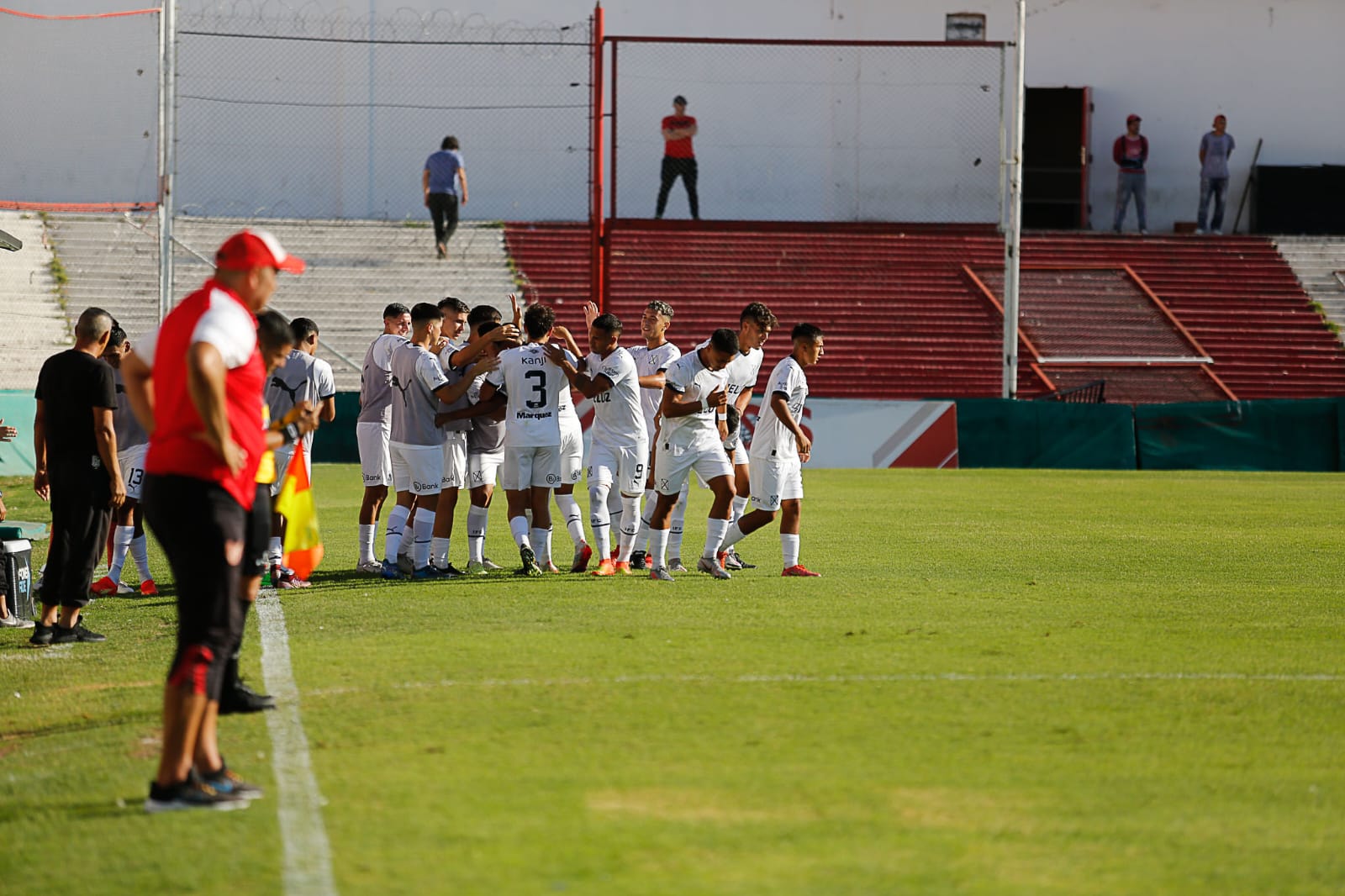 Monchoneta hacia la Gloria, la reserva roja derrotó a Instituto y se acomoda en la tabla (Video) WhatsApp%20Image%202023-03-04%20at%2011.00.41