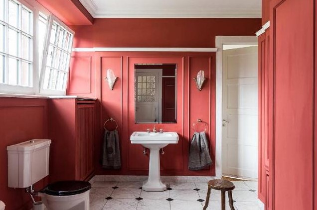 red bathroom design ideas